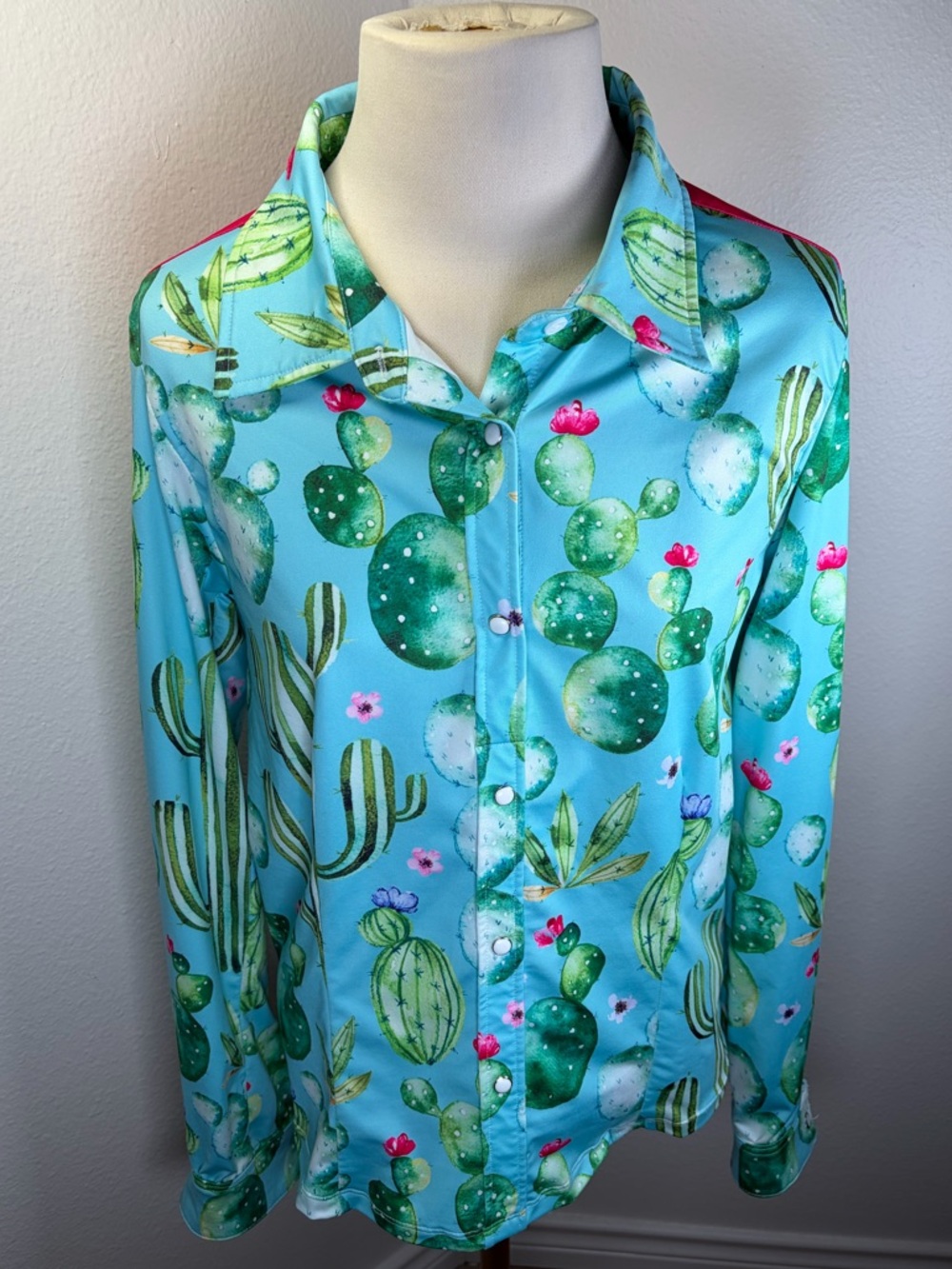 Ranch Dressn Watercolor Cactus Performance Snap Button Blouse L/S